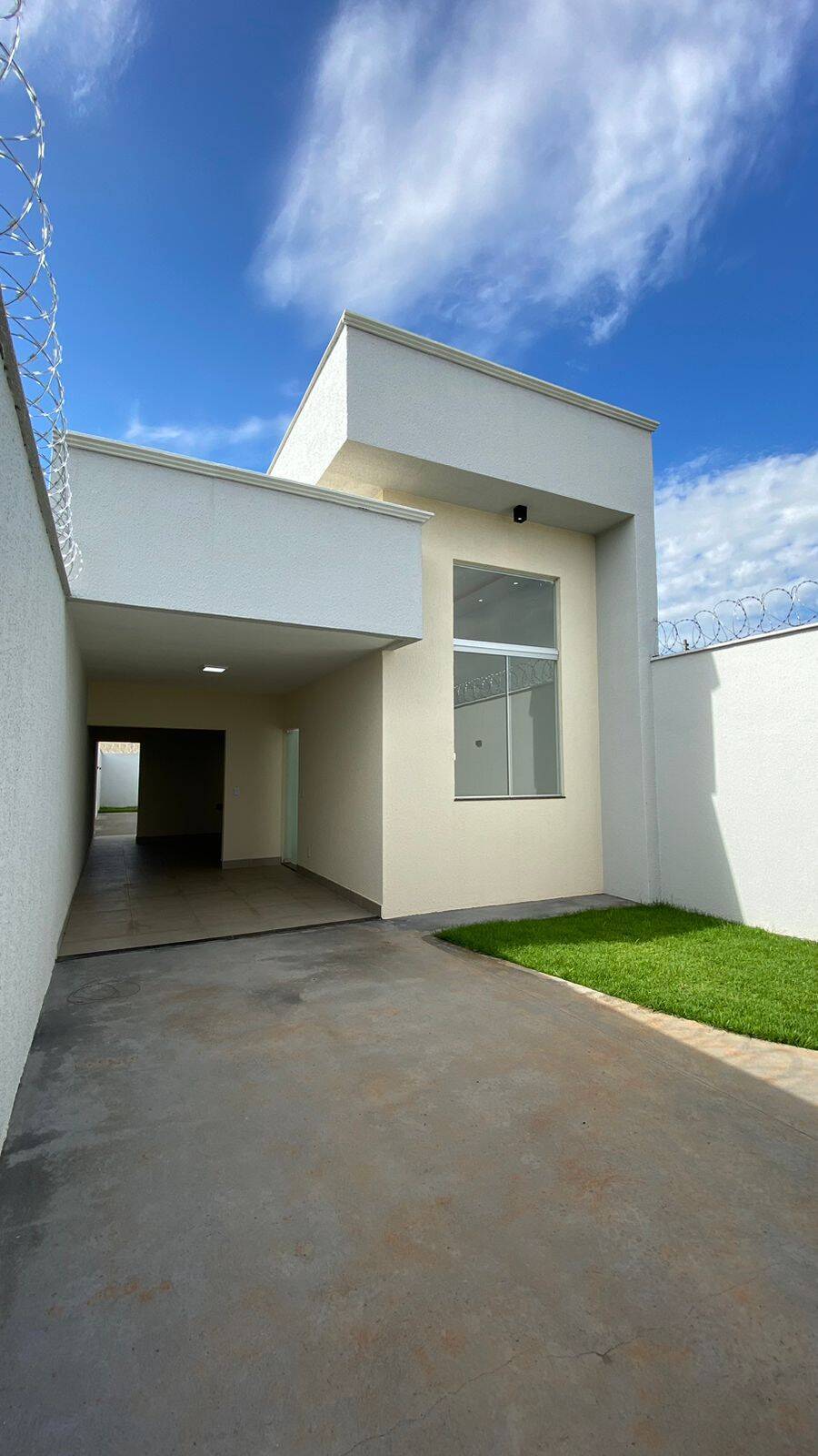 #727 - Casa para Venda em Aparecida de Goiânia - GO