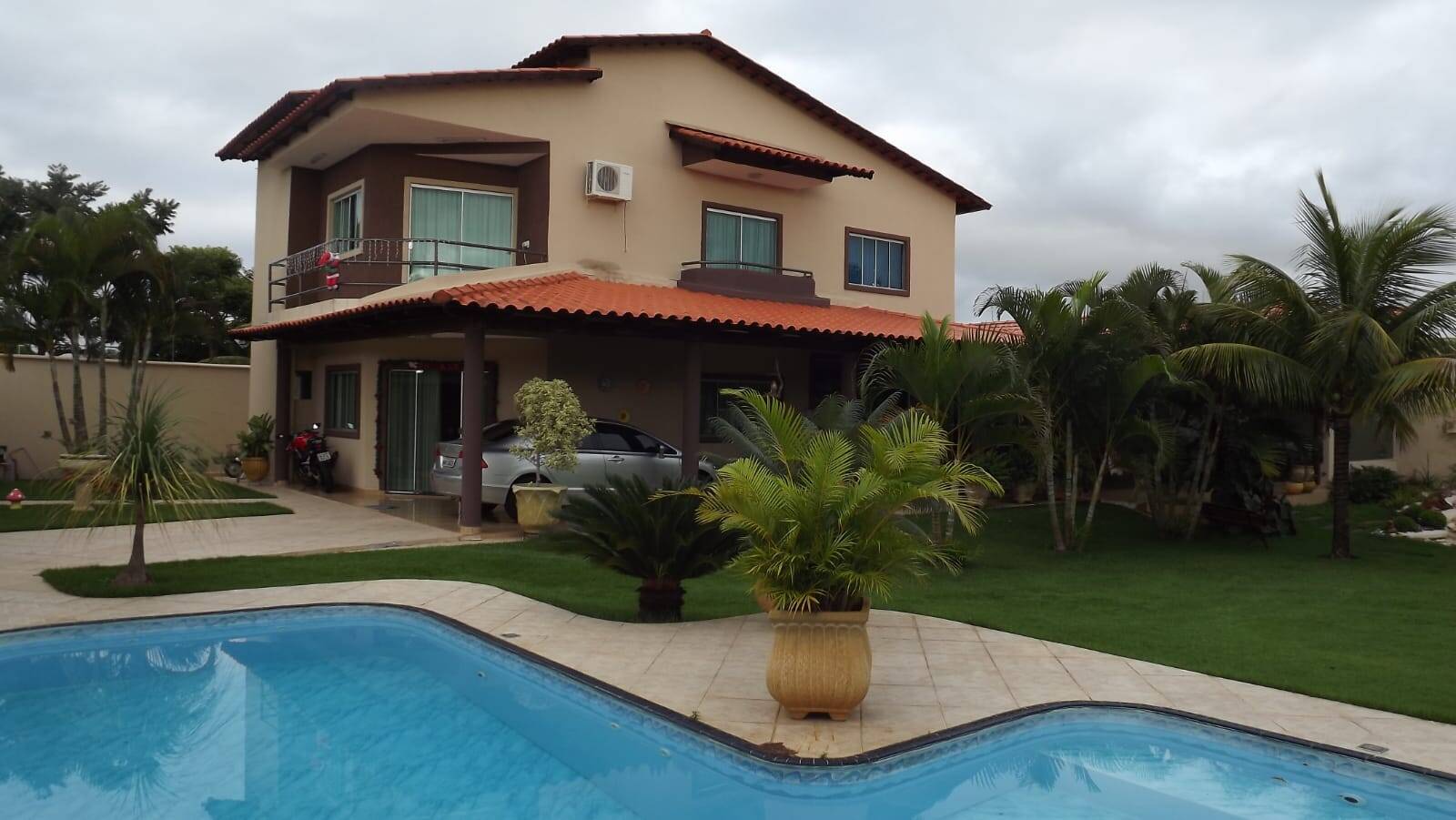 #893 - Sobrado para Venda em Aparecida de Goiânia - GO