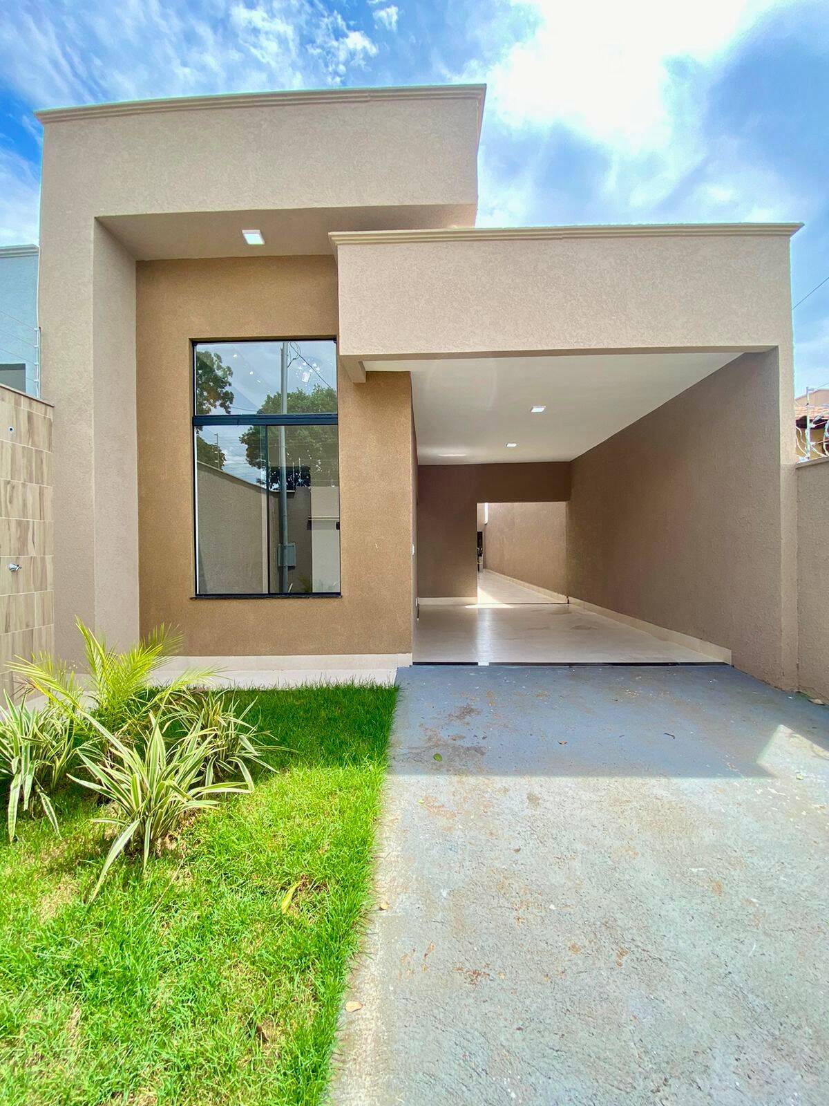 #1027 - Casa para Venda em Aparecida de Goiânia - GO