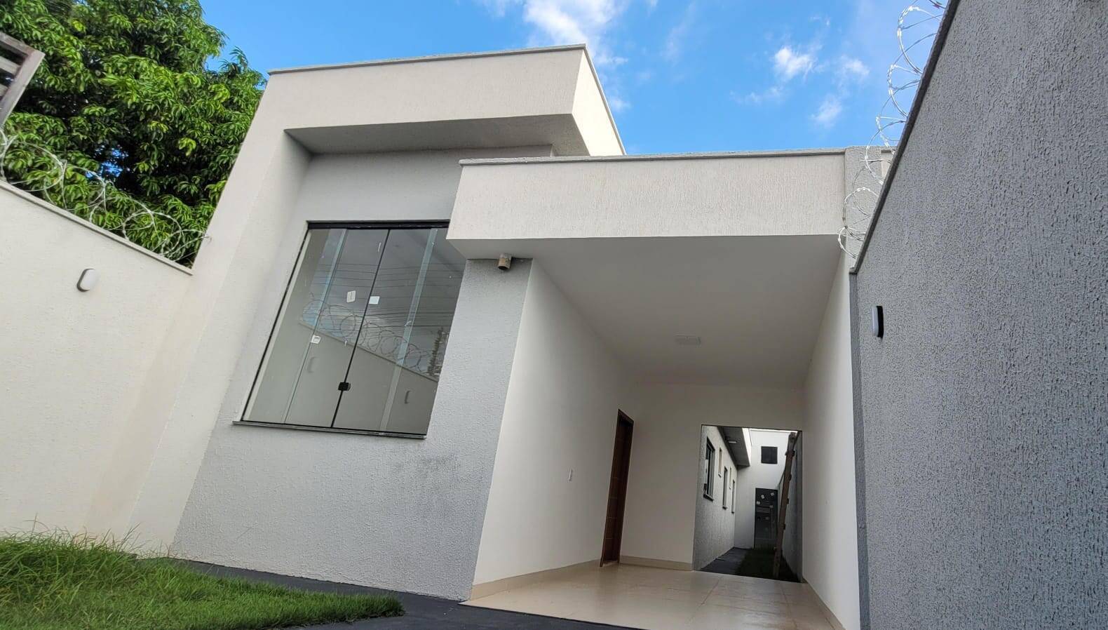 #1076 - Casa para Venda em Aparecida de Goiânia - GO