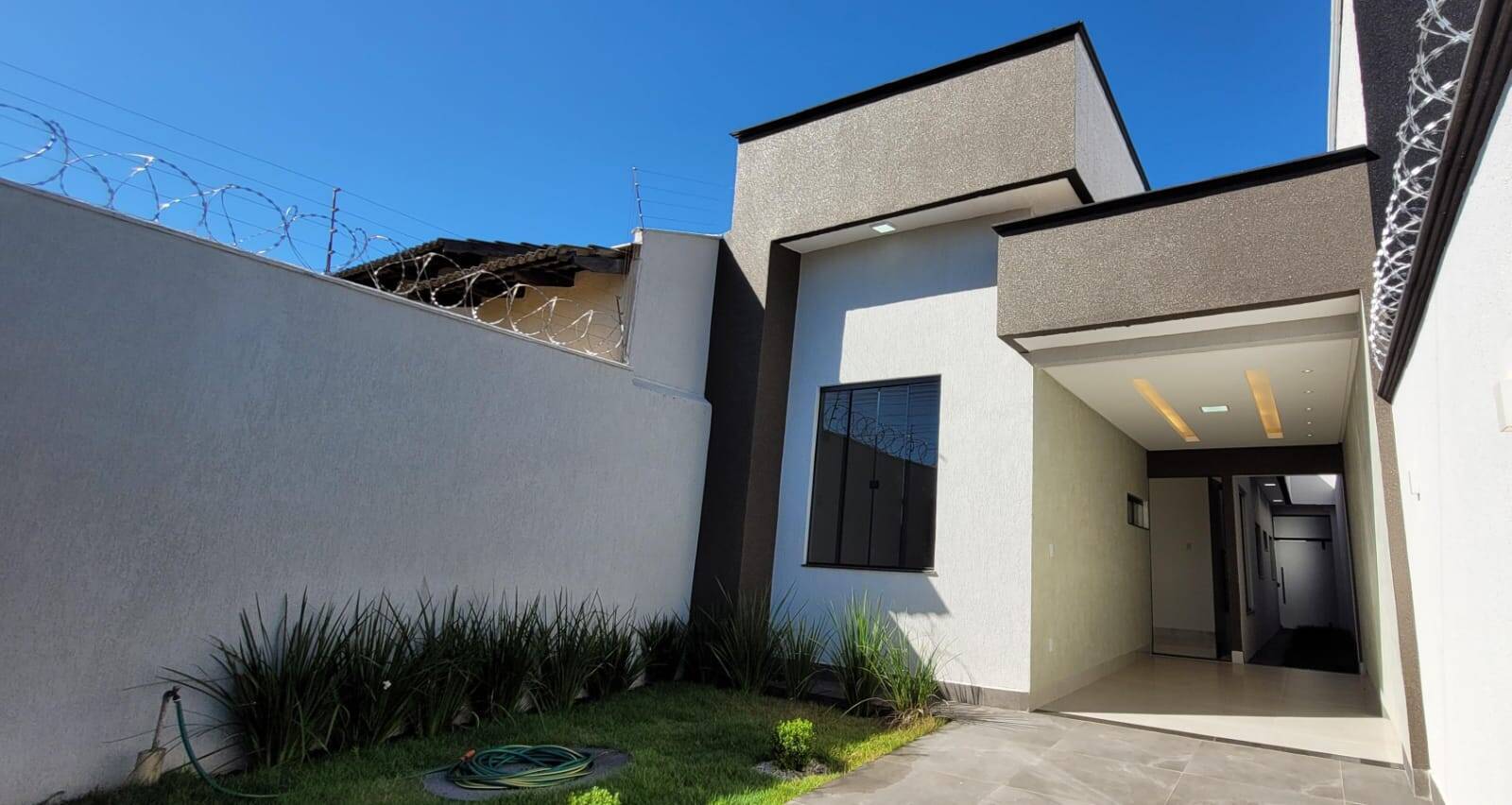 #1153 - Casa para Venda em Aparecida de Goiânia - GO