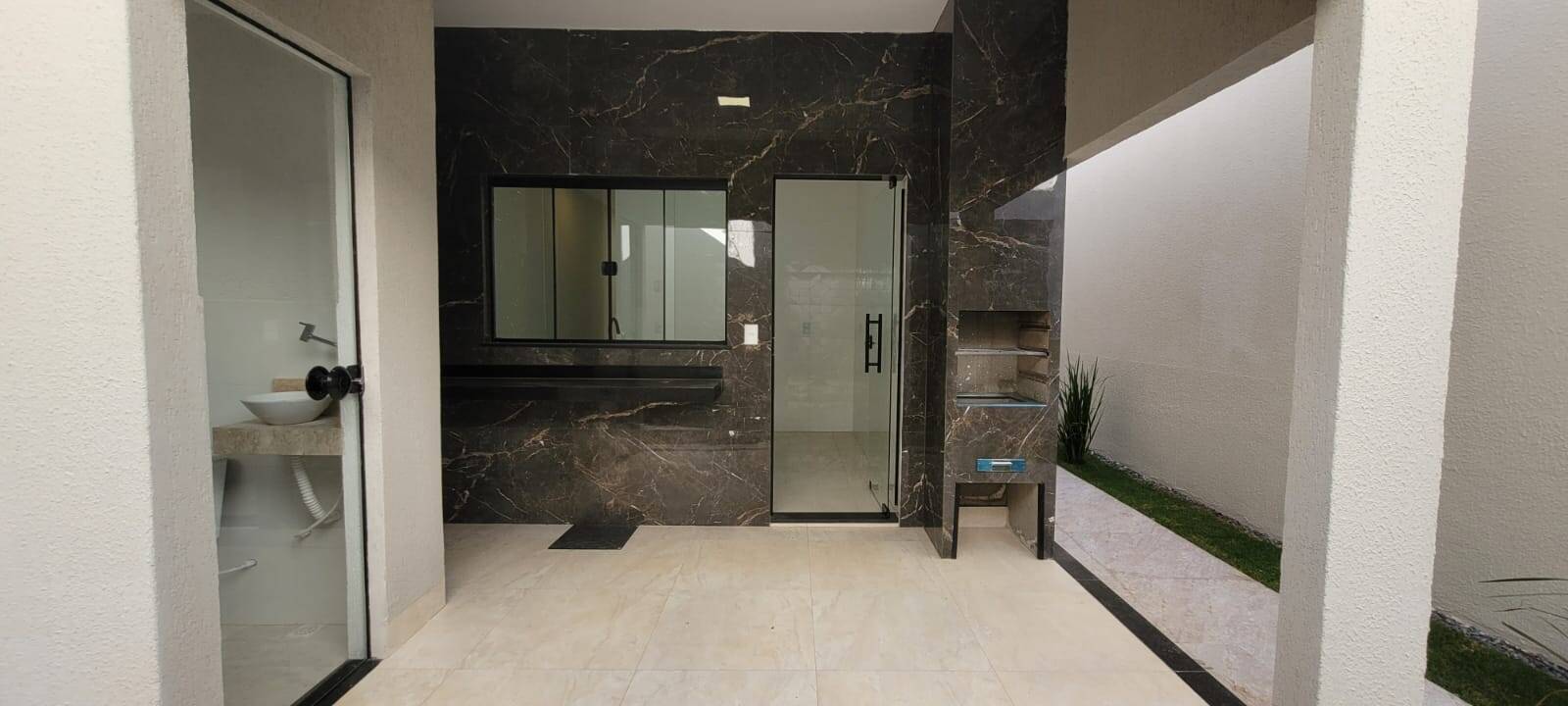 #1210 - Casa para Venda em Aparecida de Goiânia - GO