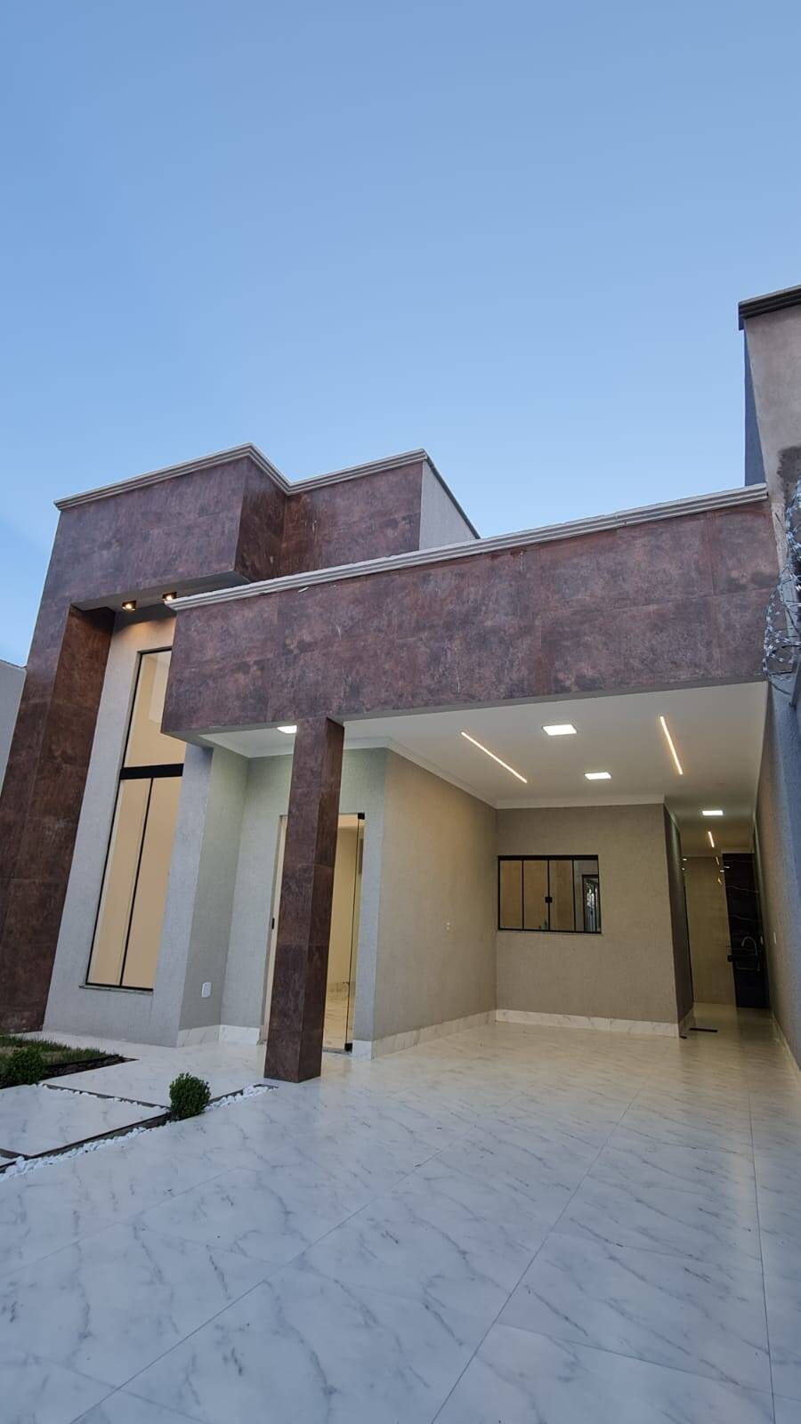 #1321 - Casa para Venda em Aparecida de Goiânia - GO