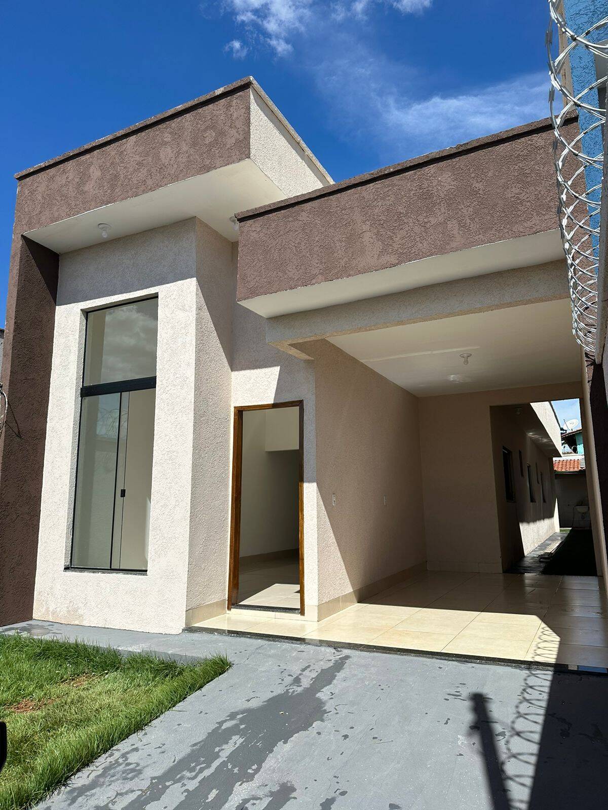 #1331 - Casa para Venda em Aparecida de Goiânia - GO