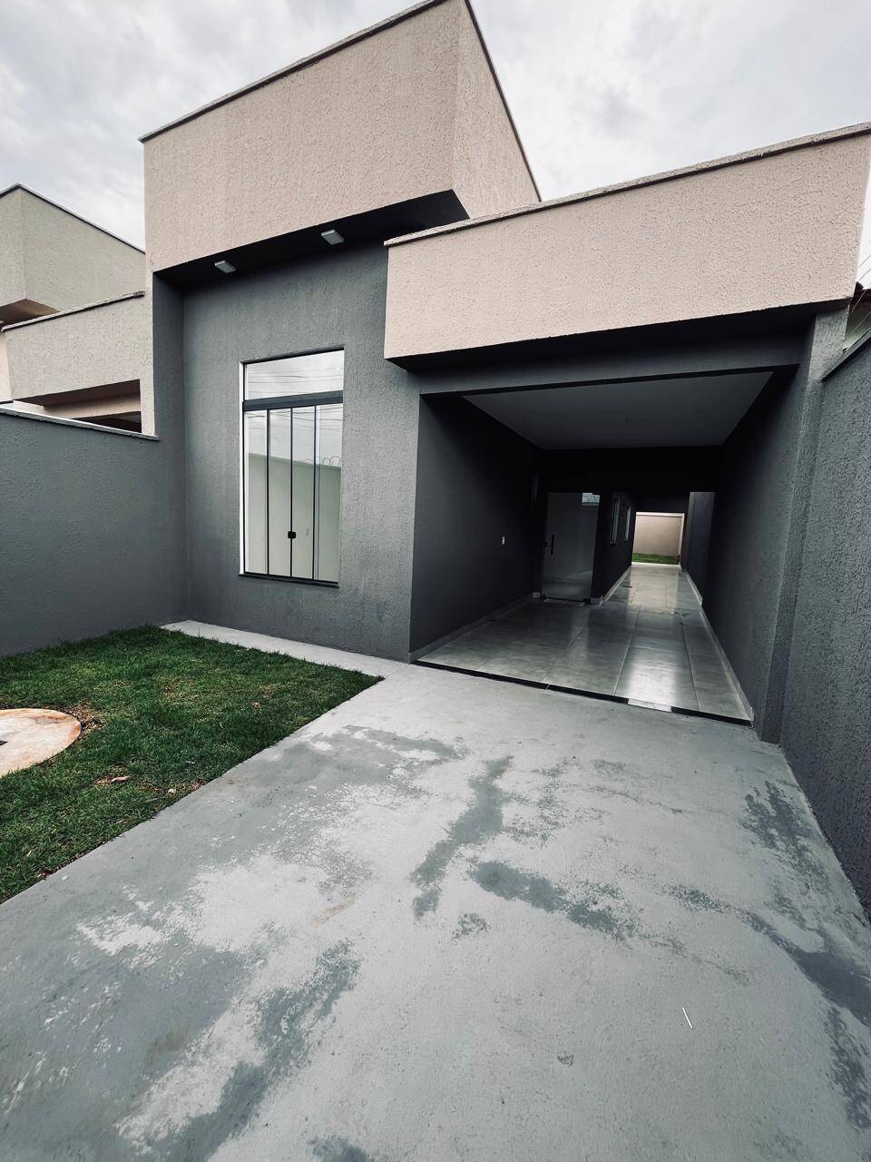 #1541 - Casa para Venda em Aparecida de Goiânia - GO