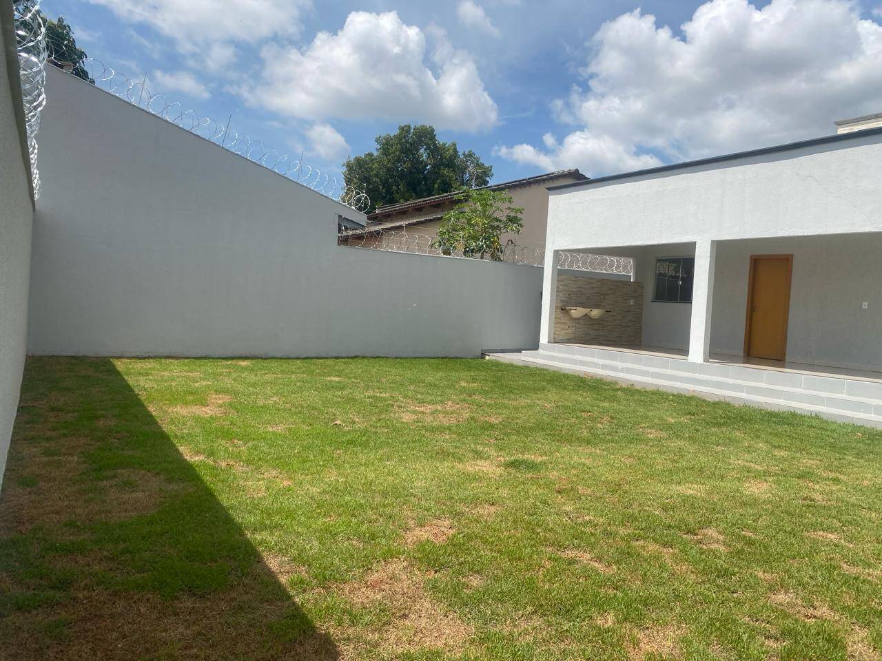 #1689 - Casa para Venda em Aparecida de Goiânia - GO