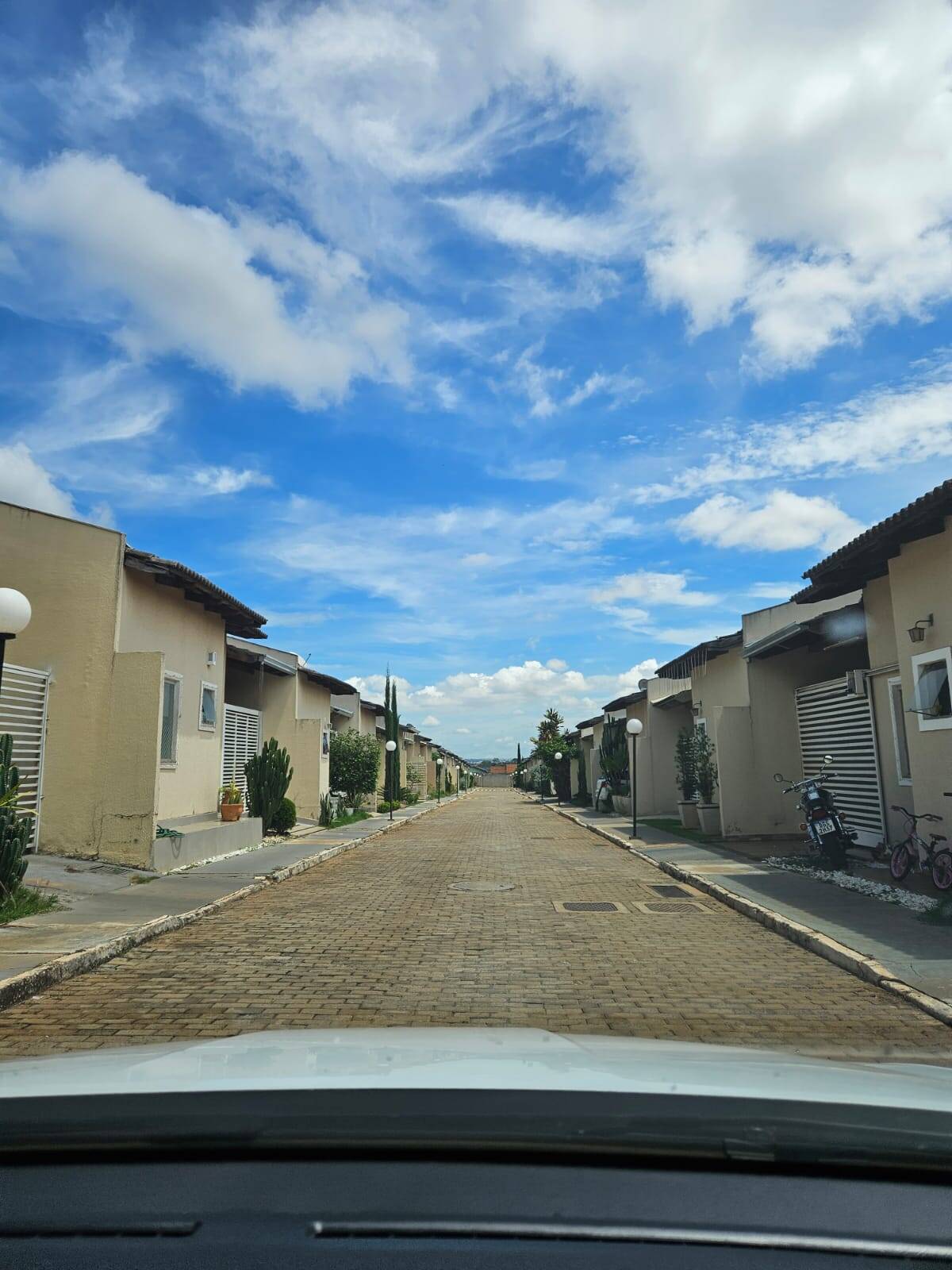 #1696 - Casa para Venda em Aparecida de Goiânia - GO