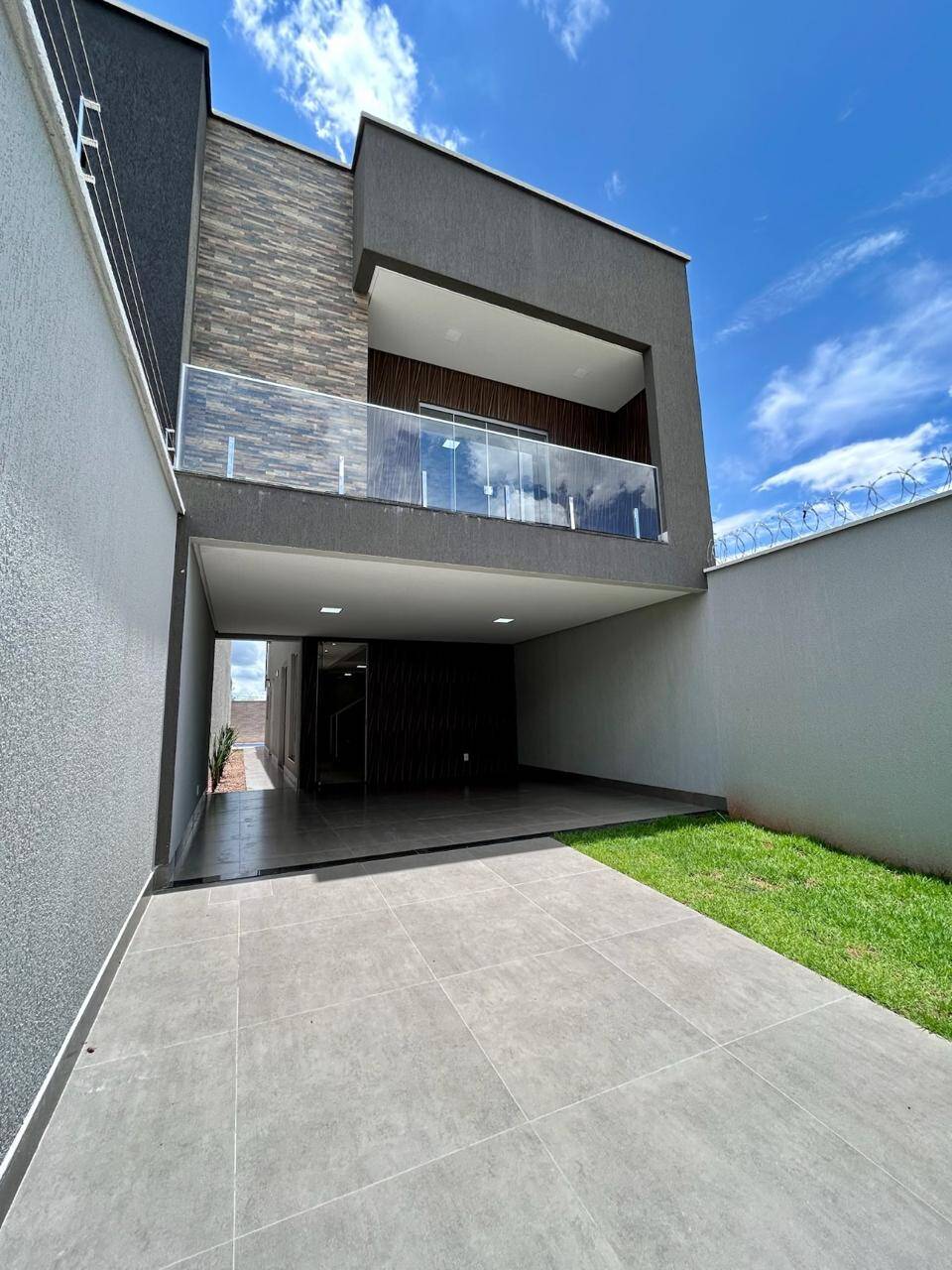 #1981 - Sobrado para Venda em Goiânia - GO