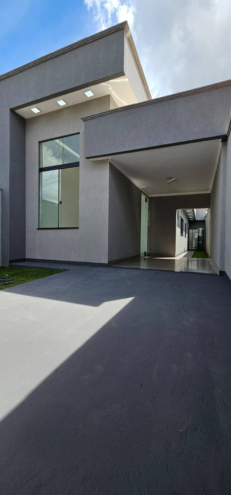 #2013 - Casa para Venda em Aparecida de Goiânia - GO