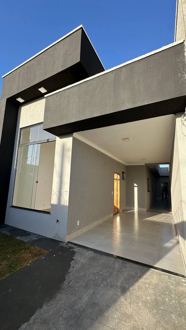 #2036 - Casa para Venda em Aparecida de Goiânia - GO