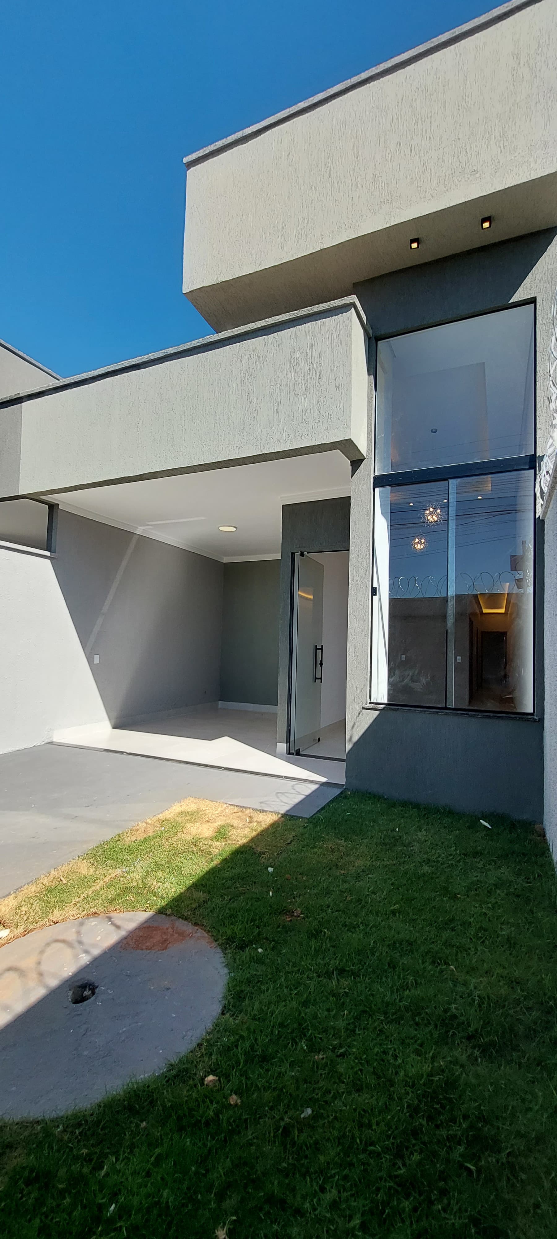 #2064 - Casa para Venda em Aparecida de Goiânia - GO