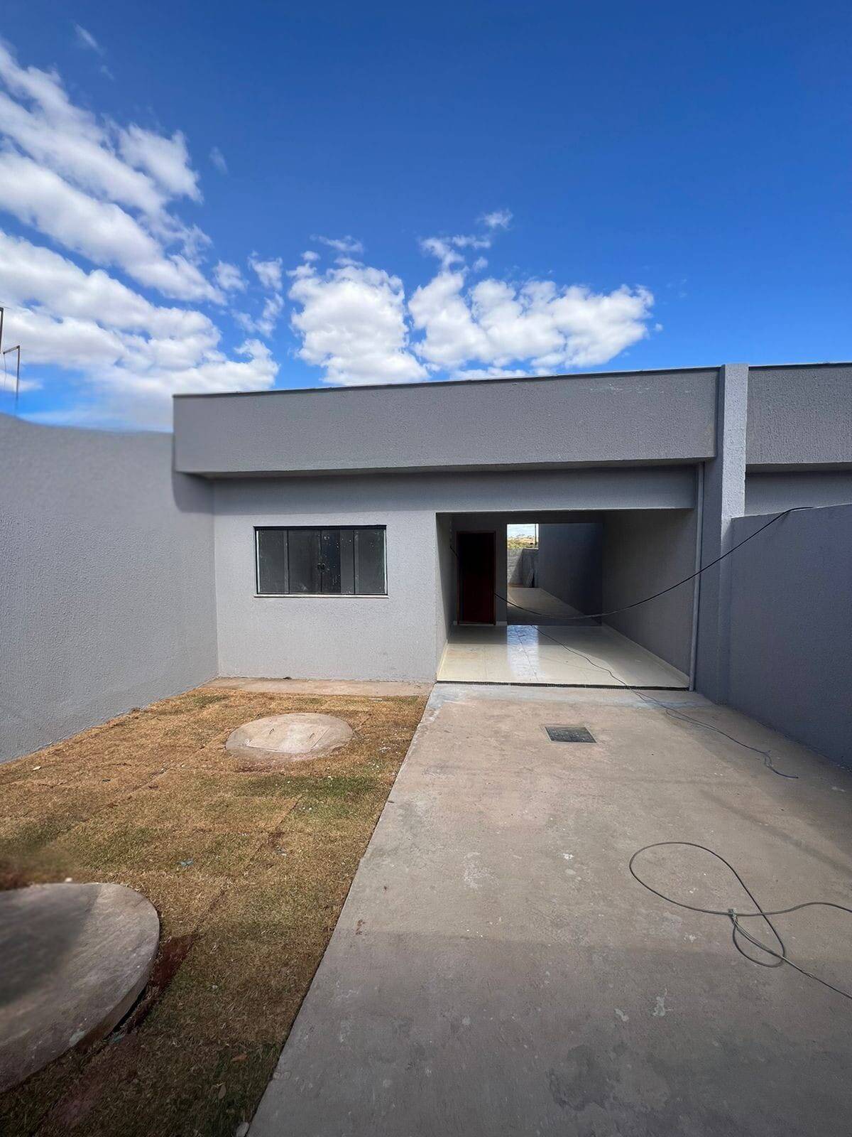 #1502 - Casa para Venda em Aparecida de Goiânia - GO