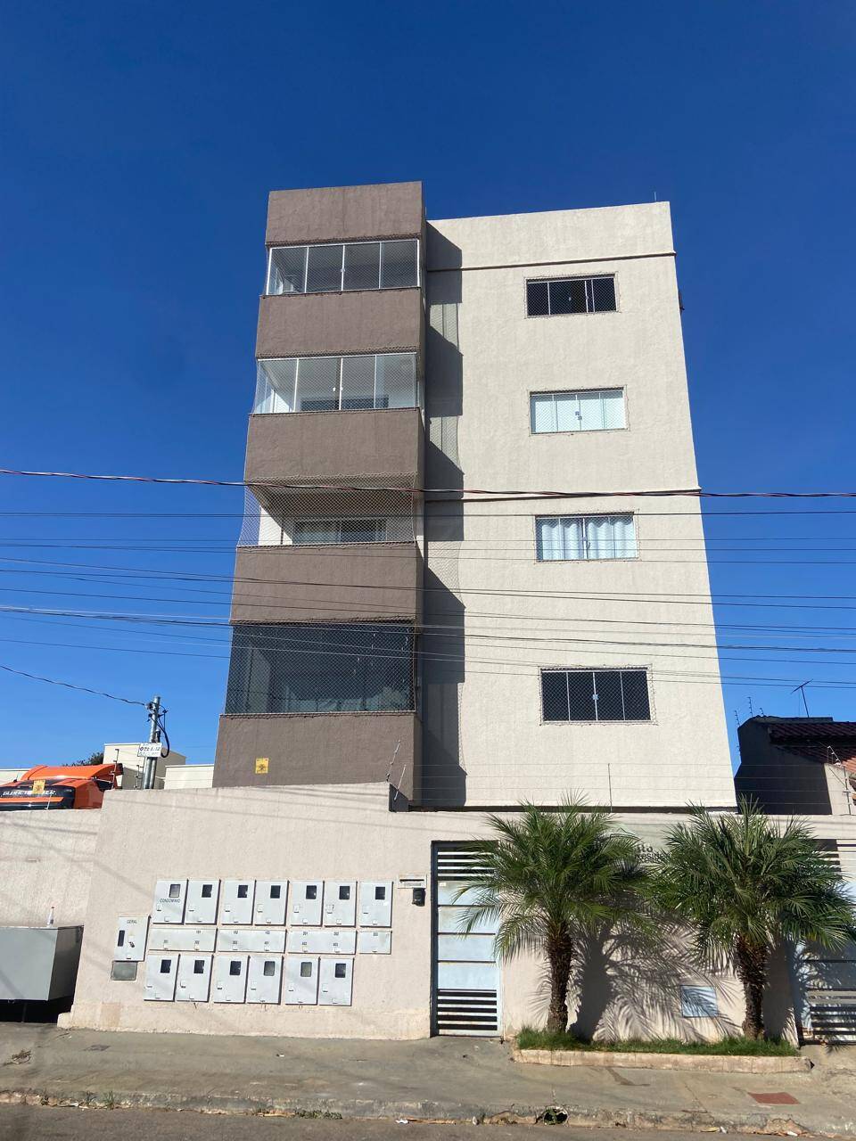 #2096 - Apartamento para Venda em Aparecida de Goiânia - GO