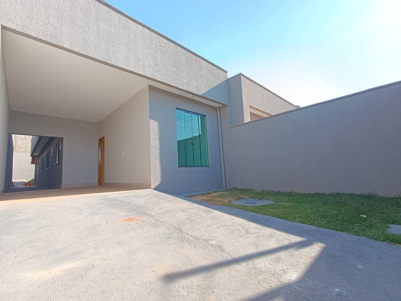 #2127 - Casa para Venda em Aparecida de Goiânia - GO