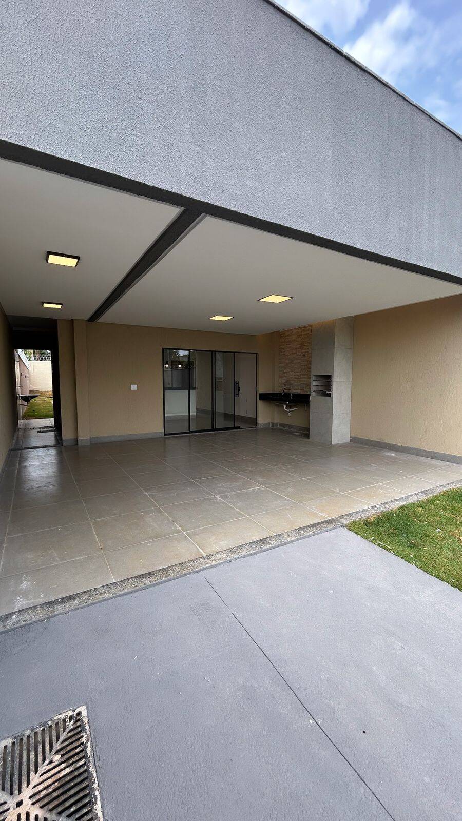 #2137 - Casa para Venda em Aparecida de Goiânia - GO