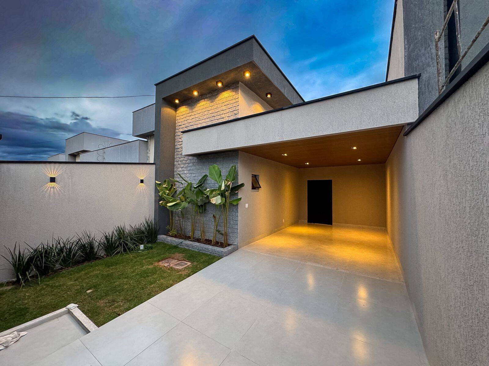 #2599-BI - Casa para Venda em Aparecida de Goiânia - GO