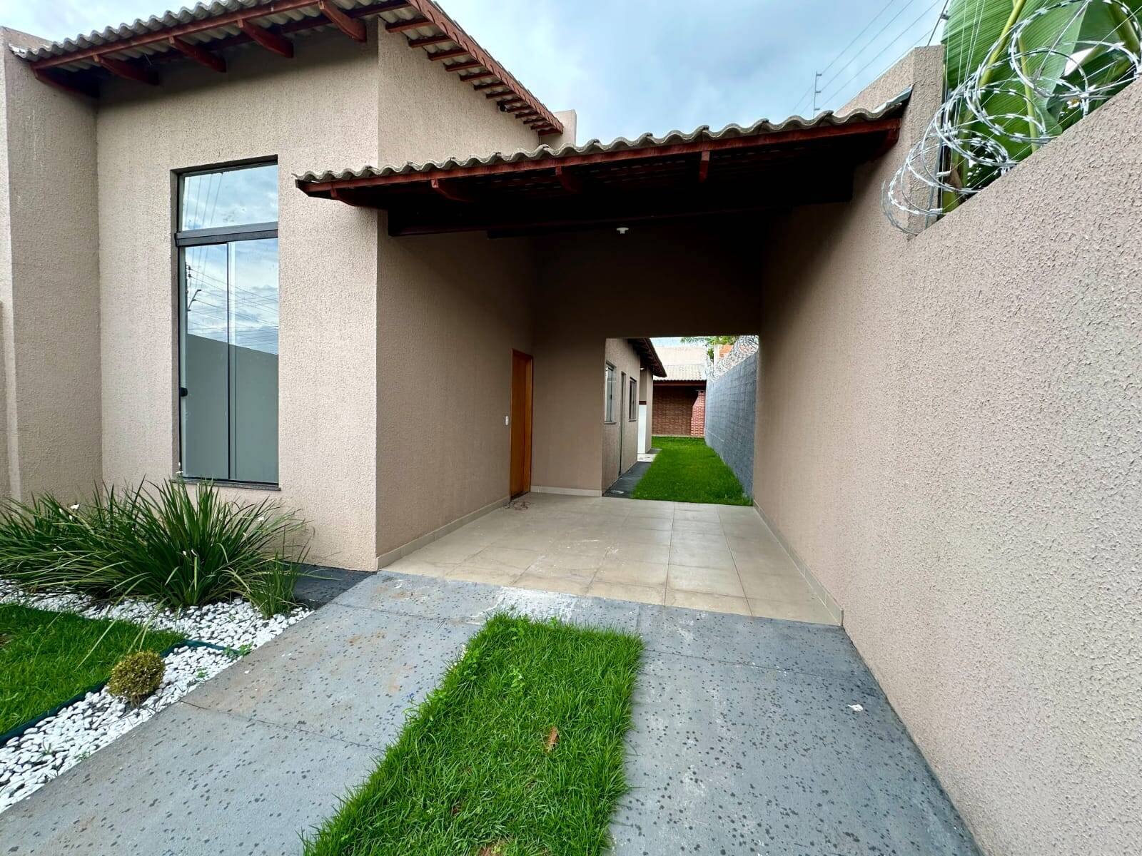 #2322 - Casa para Venda em Aparecida de Goiânia - GO