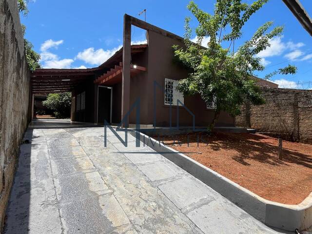 #1044 - Casa para Venda em Aparecida de Goiânia - GO