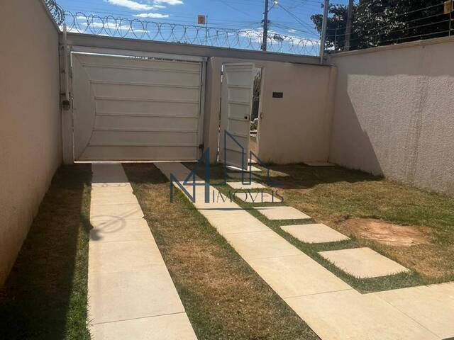 #1247 - Casa para Venda em Aparecida de Goiânia - GO