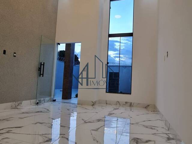 #1321 - Casa para Venda em Aparecida de Goiânia - GO