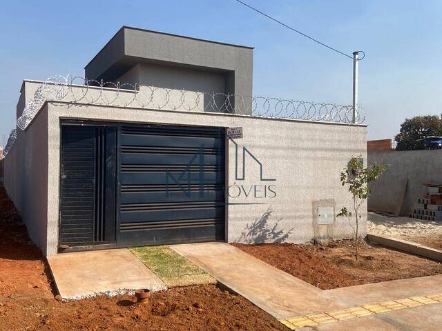 #1315 - Casa para Venda em Aparecida de Goiânia - GO