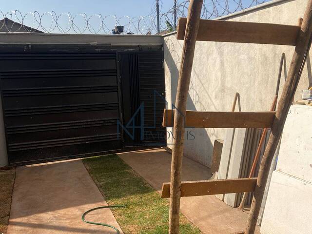 #1315 - Casa para Venda em Aparecida de Goiânia - GO