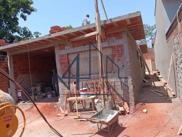 #1390 - Casa para Venda em Aparecida de Goiânia - GO