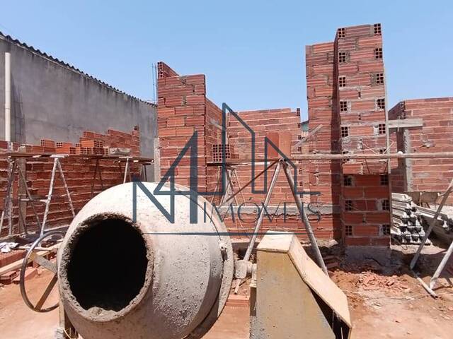 #1393 - Casa para Venda em Aparecida de Goiânia - GO