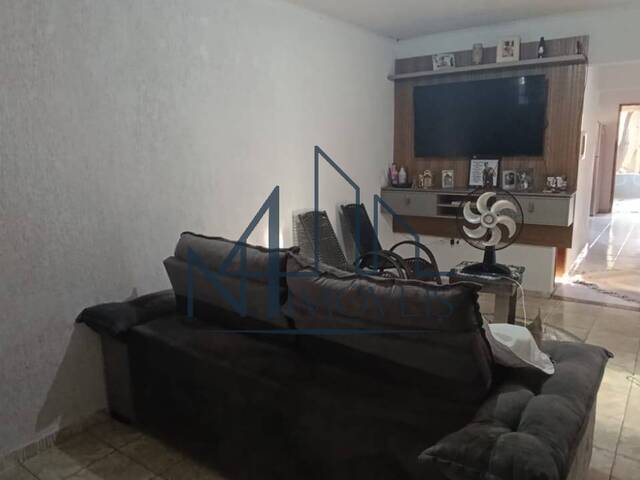 #1402 - Casa para Venda em Aparecida de Goiânia - GO