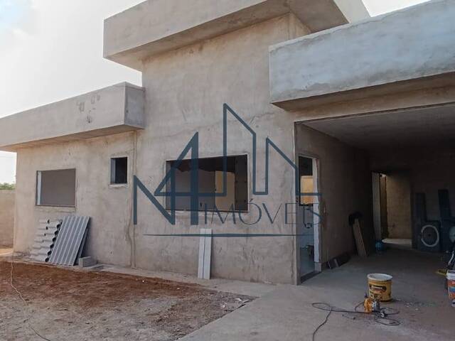 #1419 - Casa para Venda em Aparecida de Goiânia - GO