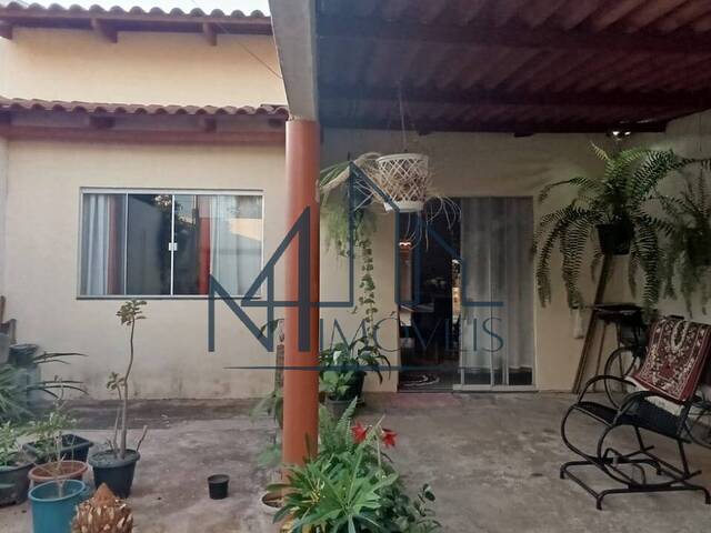 #1431 - Casa para Venda em Aparecida de Goiânia - GO