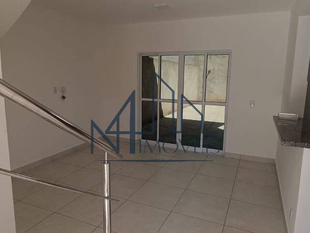 Sobrado para Venda em Aparecida de Goiânia - 4
