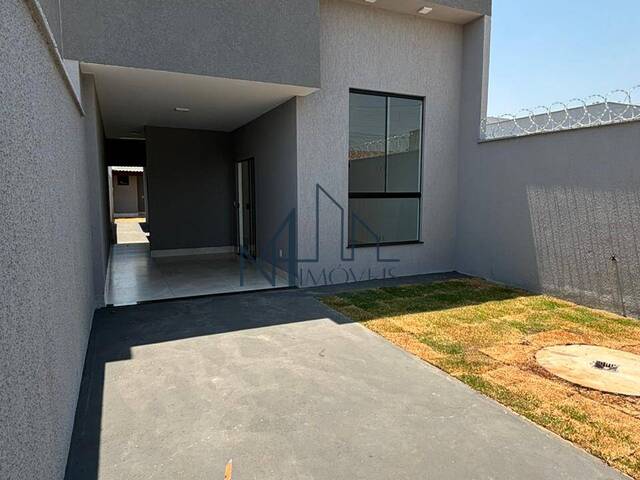 #1453 - Casa para Venda em Aparecida de Goiânia - GO