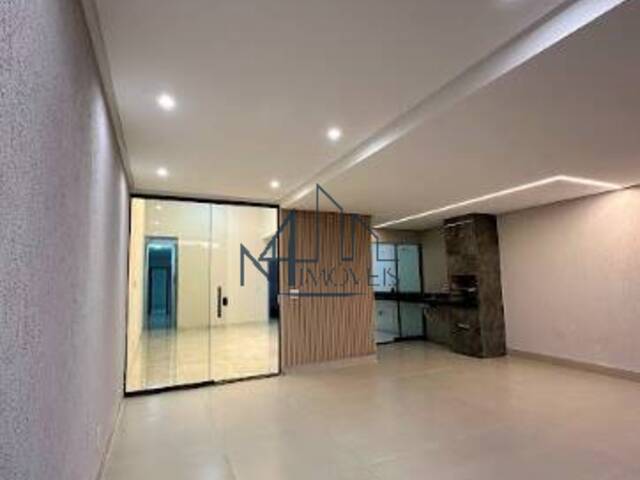 #1532 - Casa para Venda em Aparecida de Goiânia - GO