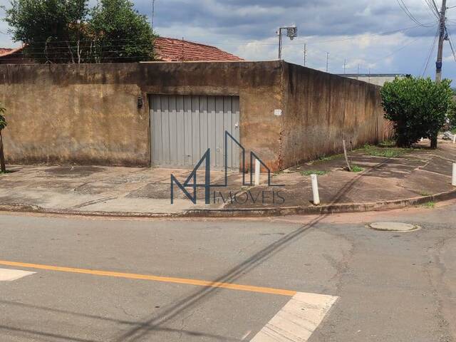 #1600 - Casa para Venda em Aparecida de Goiânia - GO