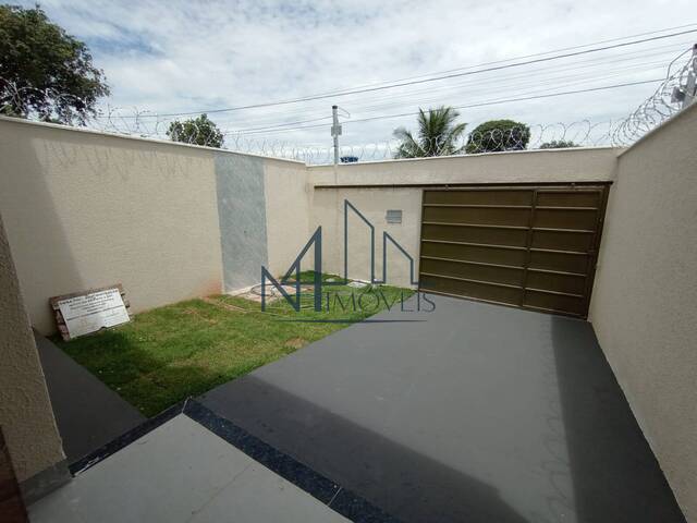 #1667 - Casa para Venda em Aparecida de Goiânia - GO