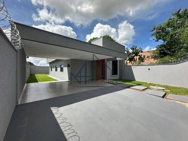 #1695 - Casa para Venda em Aparecida de Goiânia - GO