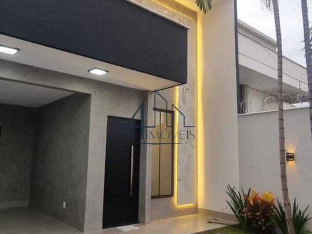 #1708 - Casa para Venda em Aparecida de Goiânia - GO