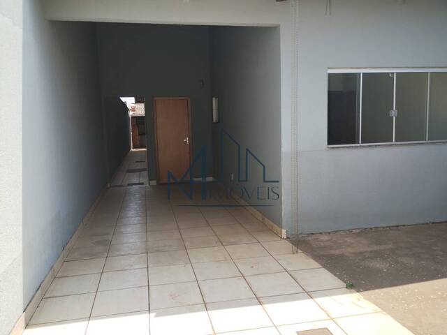 #1748 - Casa para Venda em Goiânia - GO - 2