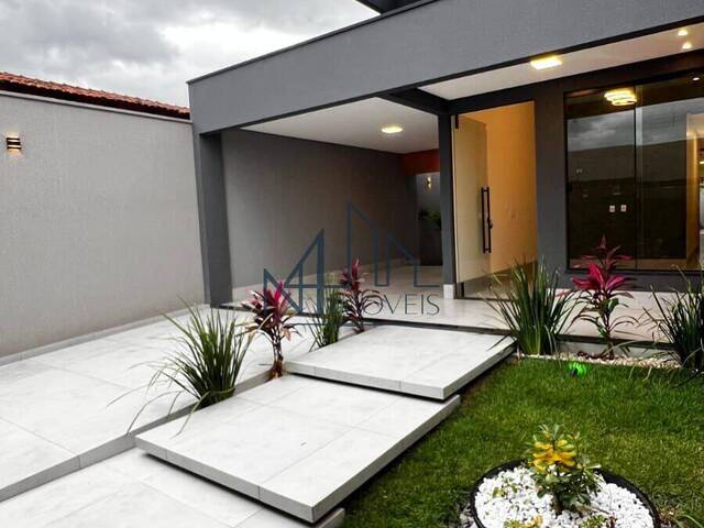 #1866 - Casa para Venda em Aparecida de Goiânia - GO