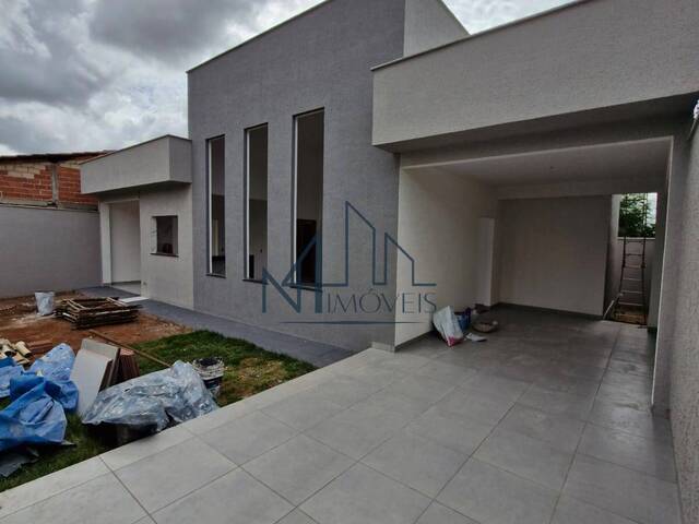 #1942 - Casa para Venda em Aparecida de Goiânia - GO - 2