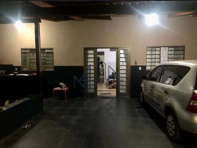 #1980 - Casa para Venda em Goiânia - GO - 2