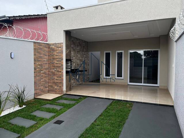 #2001 - Casa para Venda em Goiânia - GO - 1