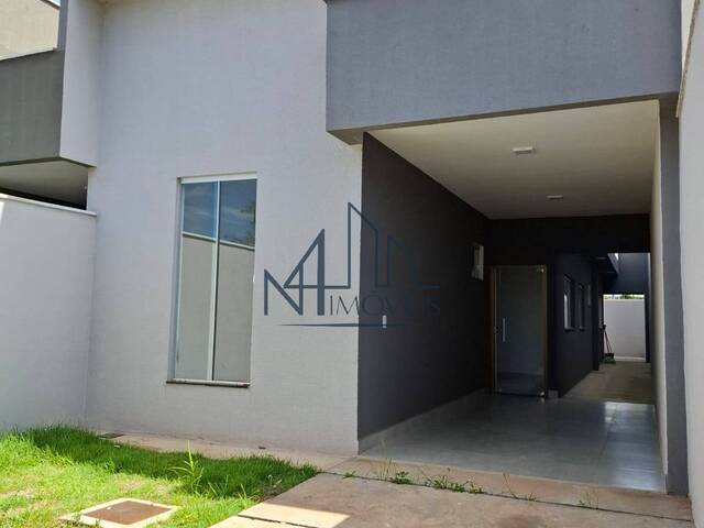 #2002 - Casa para Venda em Goiânia - GO - 1