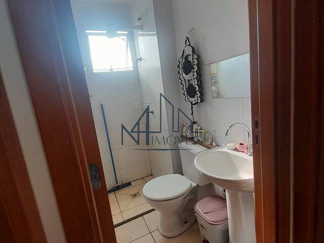#2004 - Apartamento para Venda em Aparecida de Goiânia - GO - 3
