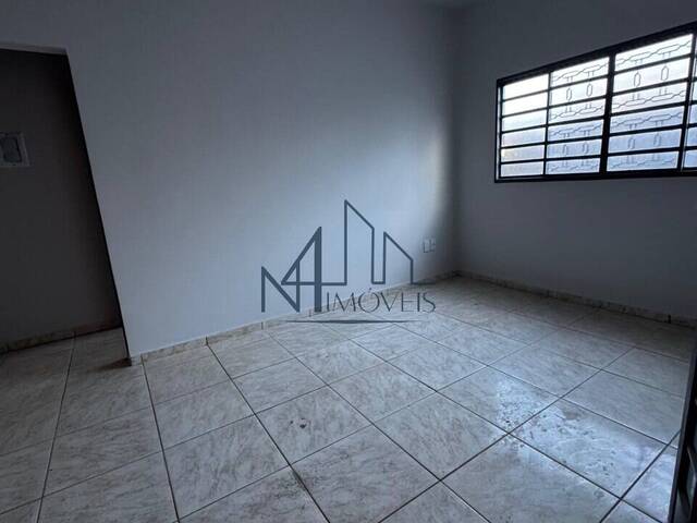 #2034 - Casa para Venda em Aparecida de Goiânia - GO - 3