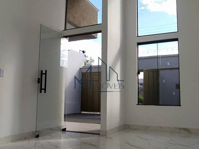 #2041 - Casa para Venda em Aparecida de Goiânia - GO