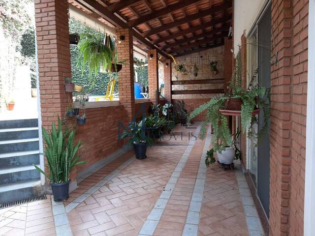 #2100 - Casa para Venda em Goiânia - GO - 1