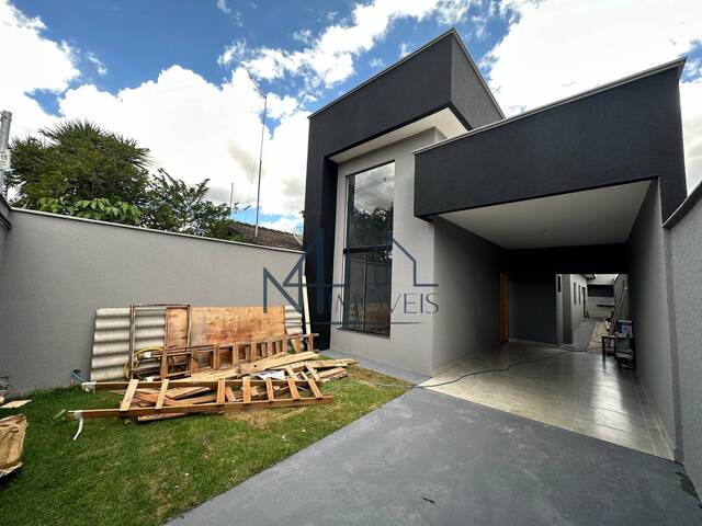 #2105 - Casa para Venda em Aparecida de Goiânia - GO - 1
