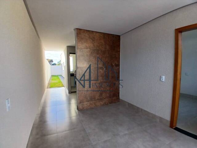 #2117 - Casa para Venda em Aparecida de Goiânia - GO - 3